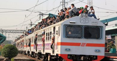 O centymetry od śmierci na dachu pociągu O centymetry od śmierci na dachu pociągu